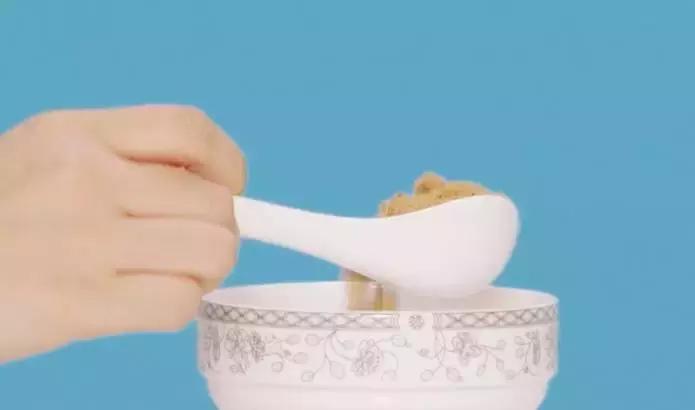 蜂蜜面粉自制美白面膜,面粉做面膜有多好用呢