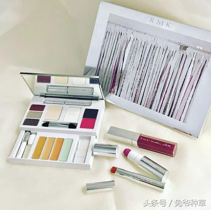 历年彩妆圣诞款,丧心病狂的妆容