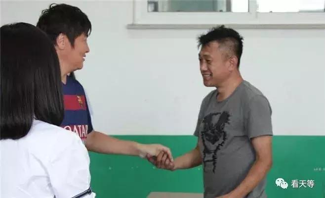 是什么让这些才华横溢的人心甘情愿留在天等，而不去大城市？