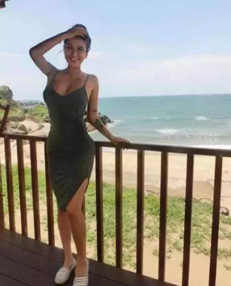 举铁界最性感的护士——CarinaLinn这么美丽的人生