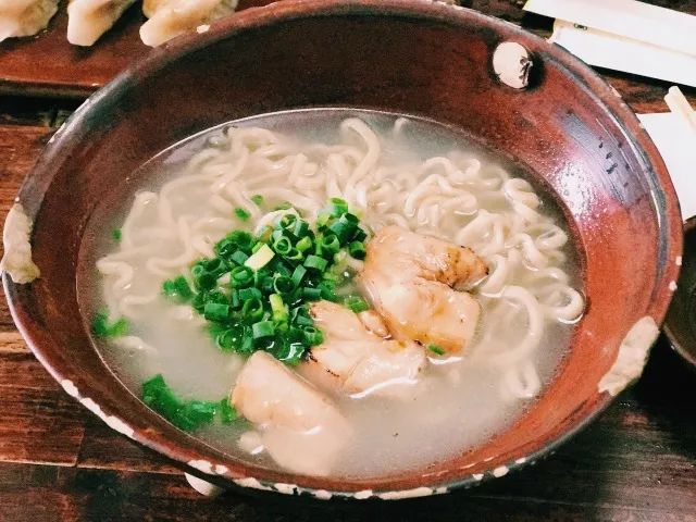 朱元璋黑猪肉,你在这里可以吃到美味的中餐英文