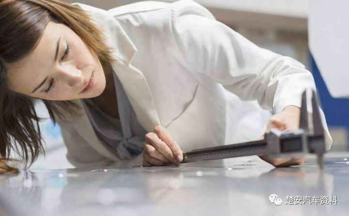 汽车钣金工用锤子敲光辉岁月,汽车钣金工绝招