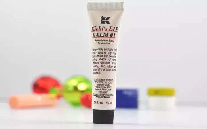 秋冬季节嘴唇干燥起皮怎么办,润唇膏夏季推荐