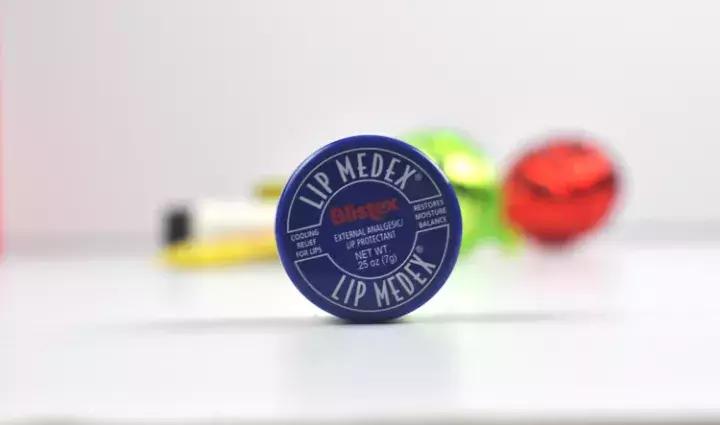 秋冬季节嘴唇干燥起皮怎么办,润唇膏夏季推荐