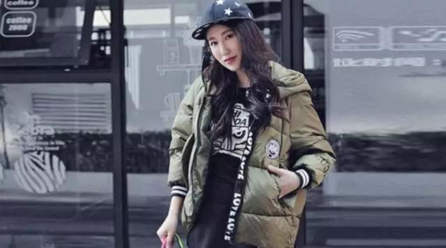 时尚又保暖又洋气的棉服,棉服也能穿出时尚感版型宽松素雅