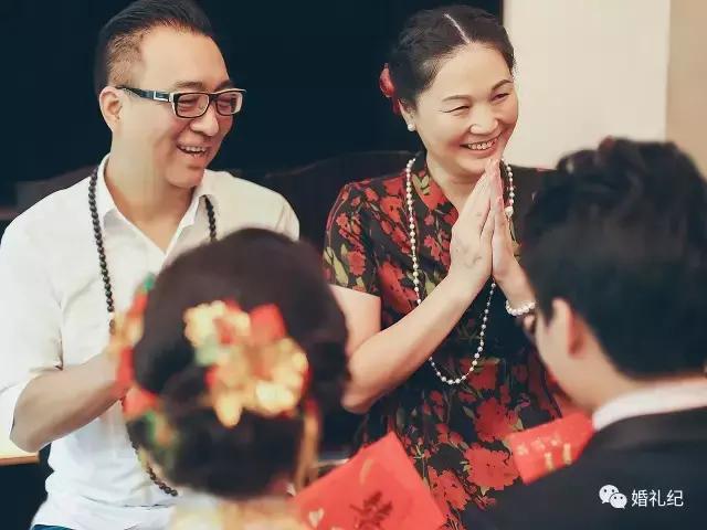 刘诗诗婚礼妈妈装搭什么外套,刘诗诗婚礼同款妈妈装