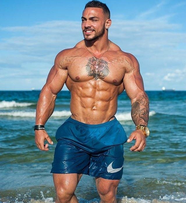 一组最全面的胸肌哑铃训练：8个动作全面强化胸肌各个部位肌群