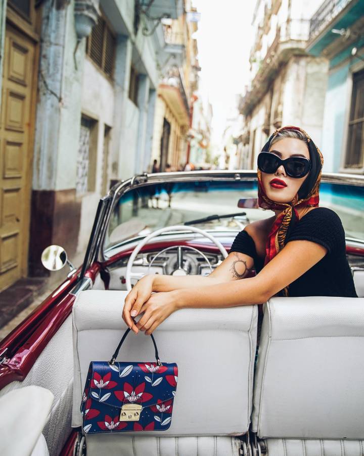 1000元左右轻奢包推荐品牌,十大轻奢包品牌有哪些