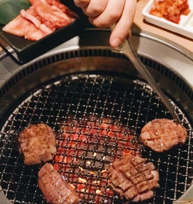 朱元璋黑猪肉,你在这里可以吃到美味的中餐英文