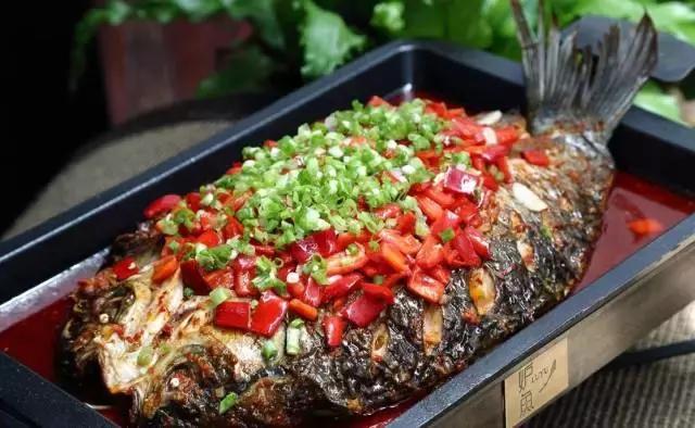 夏季餐饮创业项目推荐烤鱼,低成本农村烤鱼创业小生意