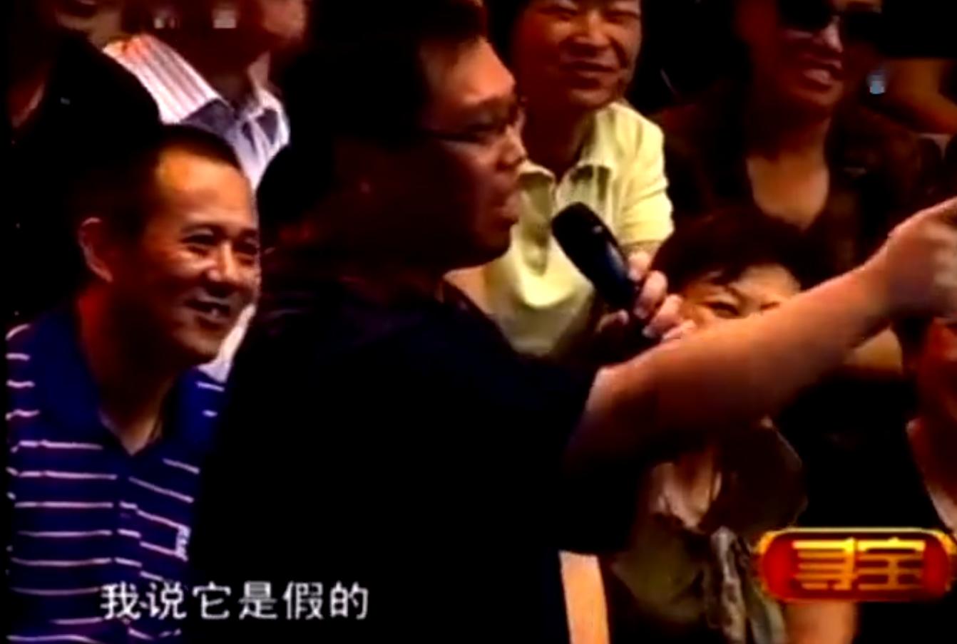 玻璃杯当翡翠鉴宝,美女带翡翠碗来鉴宝