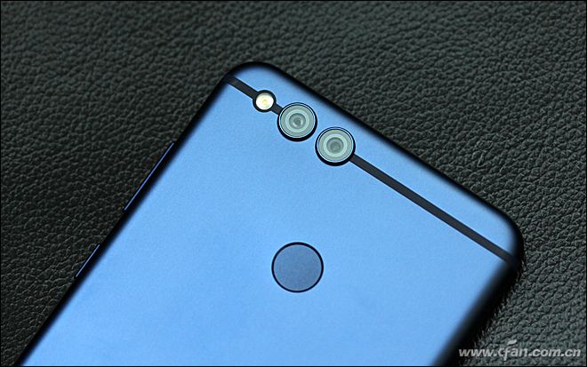 全面屏大卖,荣耀畅玩7x的优缺点