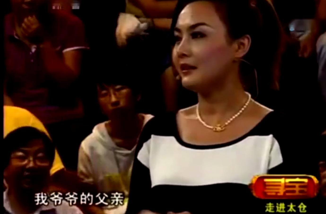 玻璃杯当翡翠鉴宝,美女带翡翠碗来鉴宝