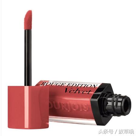 唇色深的妹子,唇色深皮肤黄适合什么颜色口红