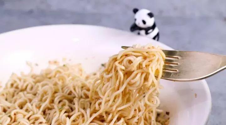 童年零食老版小当家,童年零食旺仔