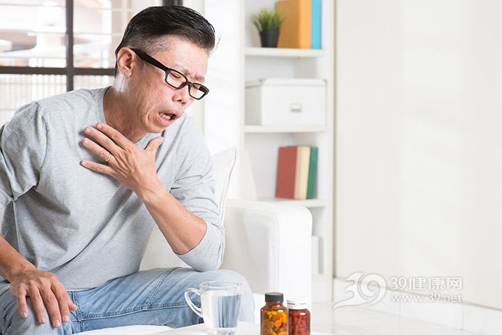 每天抽一支烟有什么危害,吸烟四十年每天一包烟对身体危害