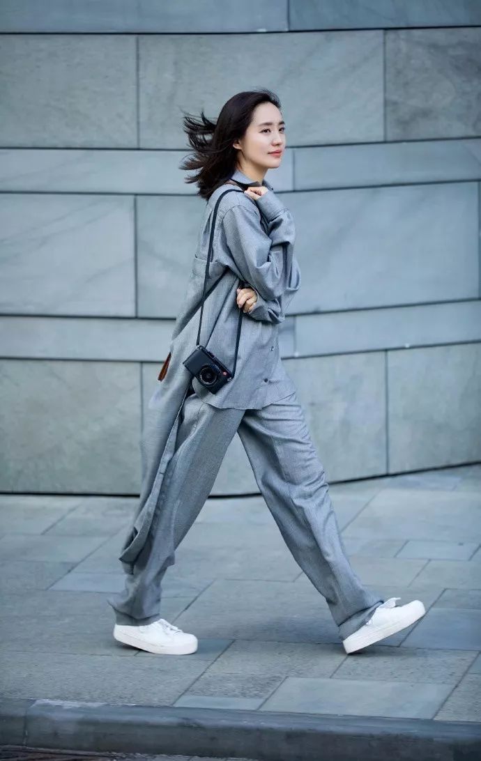 阔腿裤平底鞋,平底鞋阔腿裤搭配图片