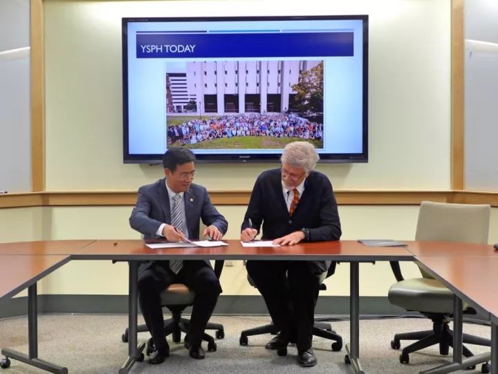 浙江大学校长给哈佛校长送了一副“看不懂”的字？你看懂了吗？