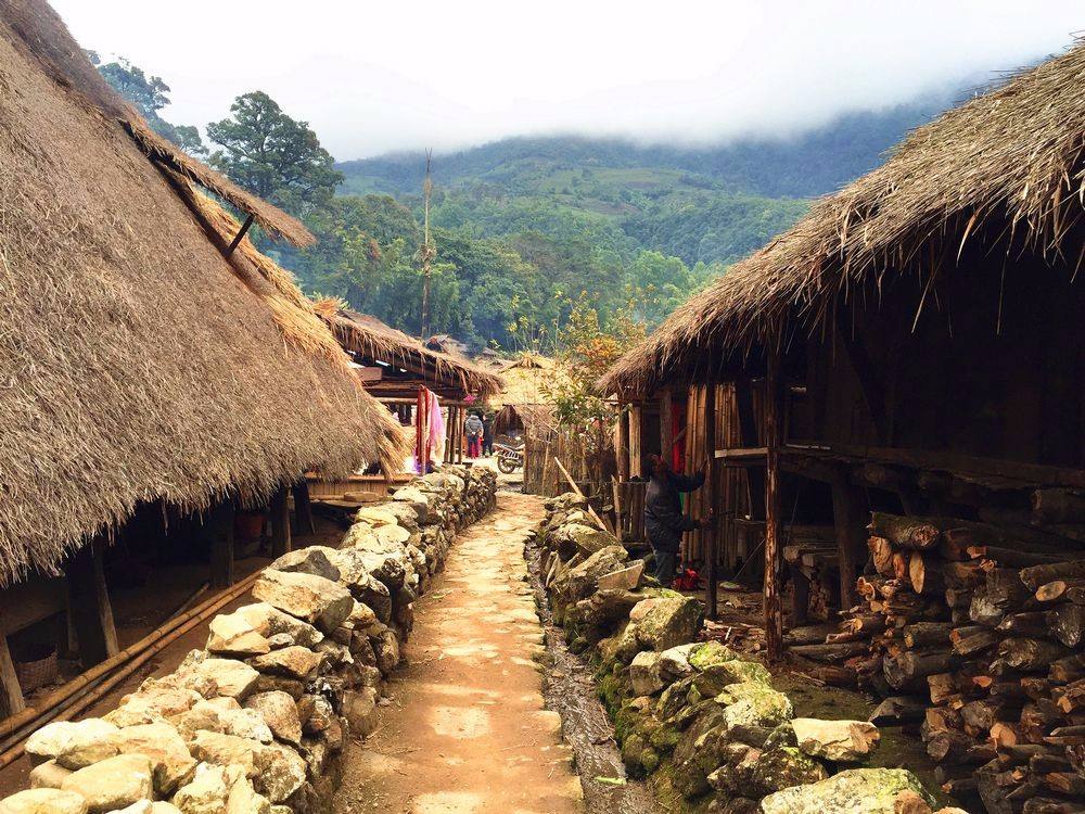 云南沧源翁丁佤寨原始部落,勐来乡到沧源翁丁原始部落几公里