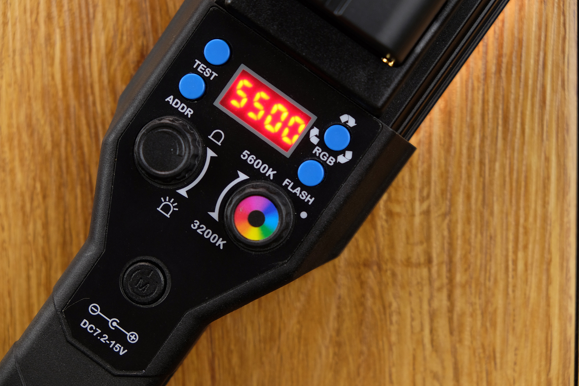 人像摄影补光灯推荐,怎样选择户外人像摄影补光灯