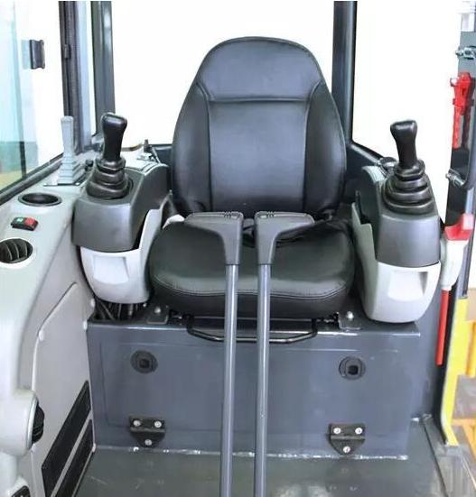 河南路友装载机,河南路友挖机培训