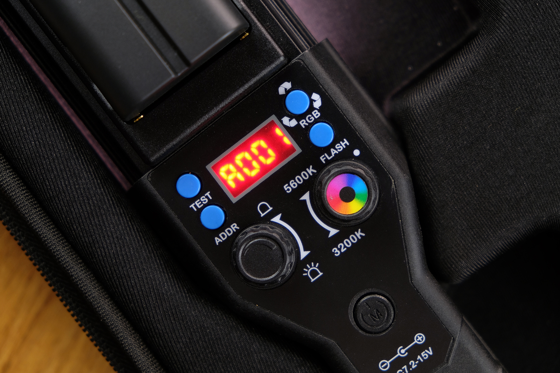 人像摄影补光灯推荐,怎样选择户外人像摄影补光灯