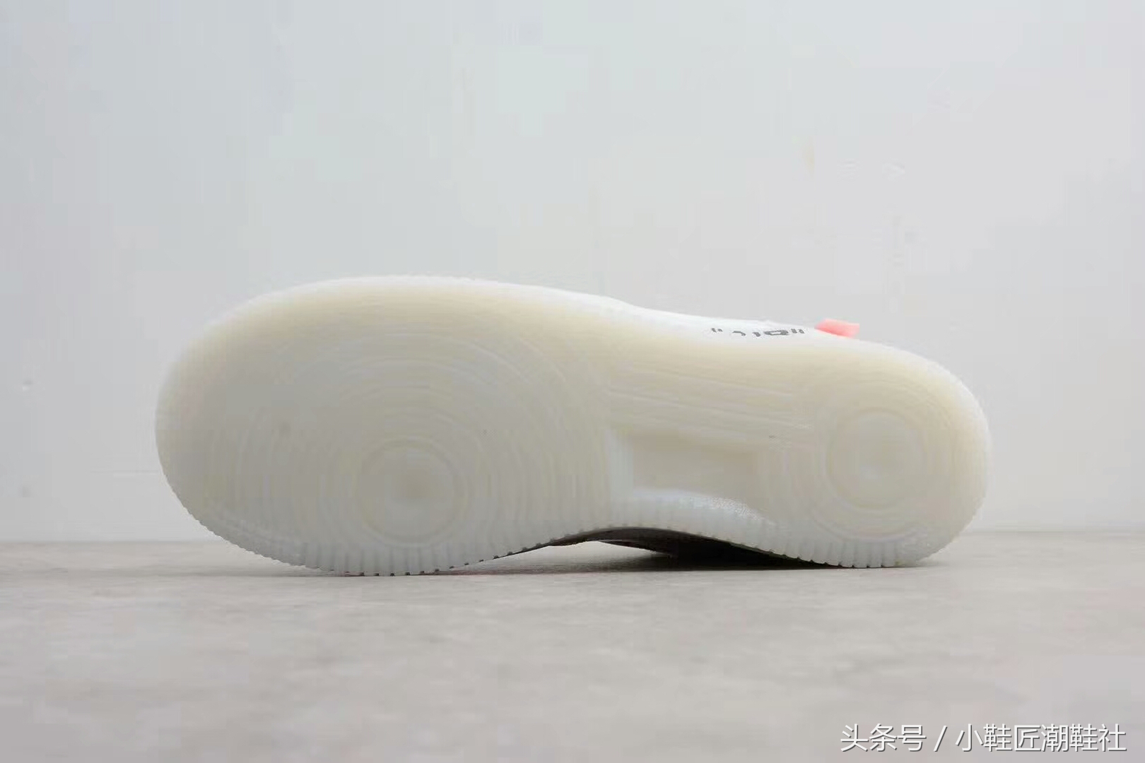 nikeairforce1荧光绿2019,nikeairforce1高帮40周年限定