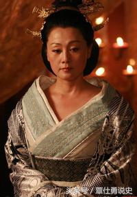 曾是人人尊崇的女性，权欲熏心，色令智昏，亲手杀子，成一代妖后