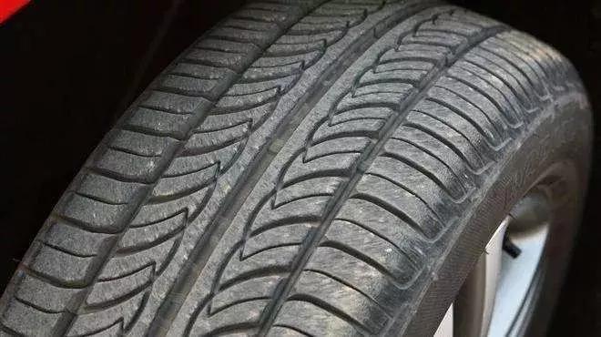 卡罗拉1.6自动挡费油吗,卡罗拉1.6自动挡低配多少钱