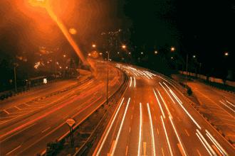 曾经对妻儿爱答不理如今高攀不起,曾经对我爱理不理如今高攀不起