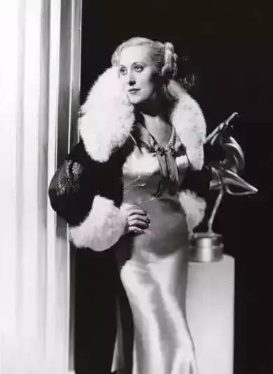 雅诗兰黛到底好在哪,雅诗兰黛深度解析