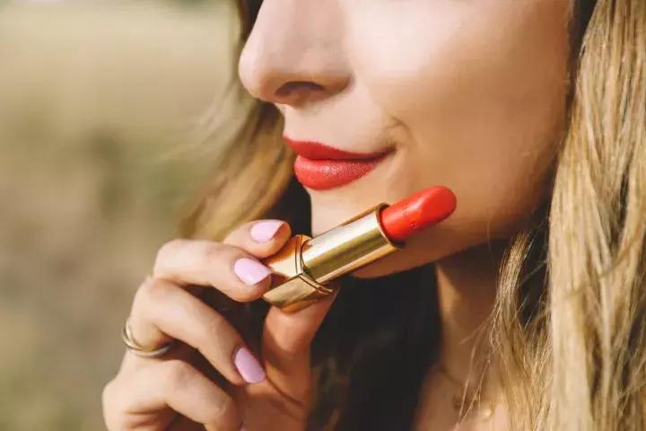 最值得尝试的美妆新品清单,这一年值得入手的美妆产品有哪些