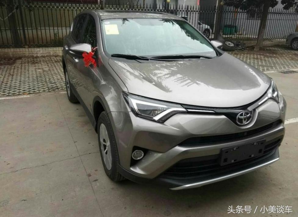 16款RAV4荣放开了1500公里，车主对这个缺点很不爽！