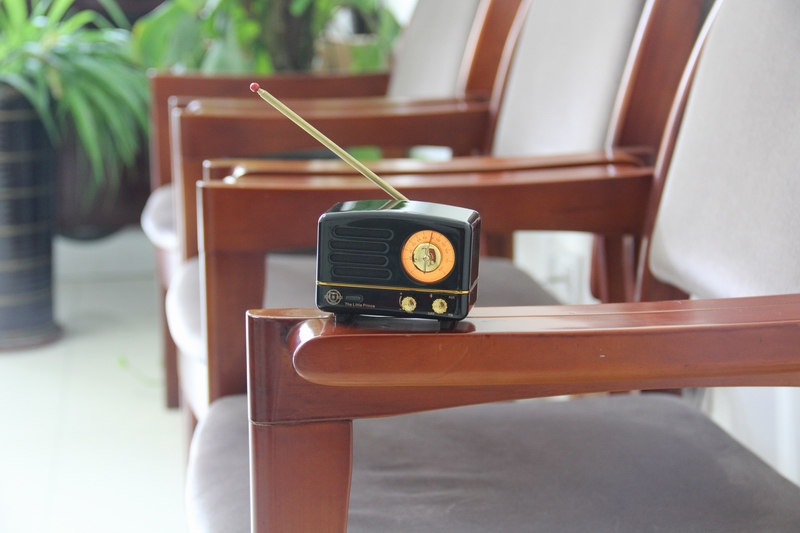 猫王小王子收音机哪一款音质好,猫王小王子胡桃木收音机测评