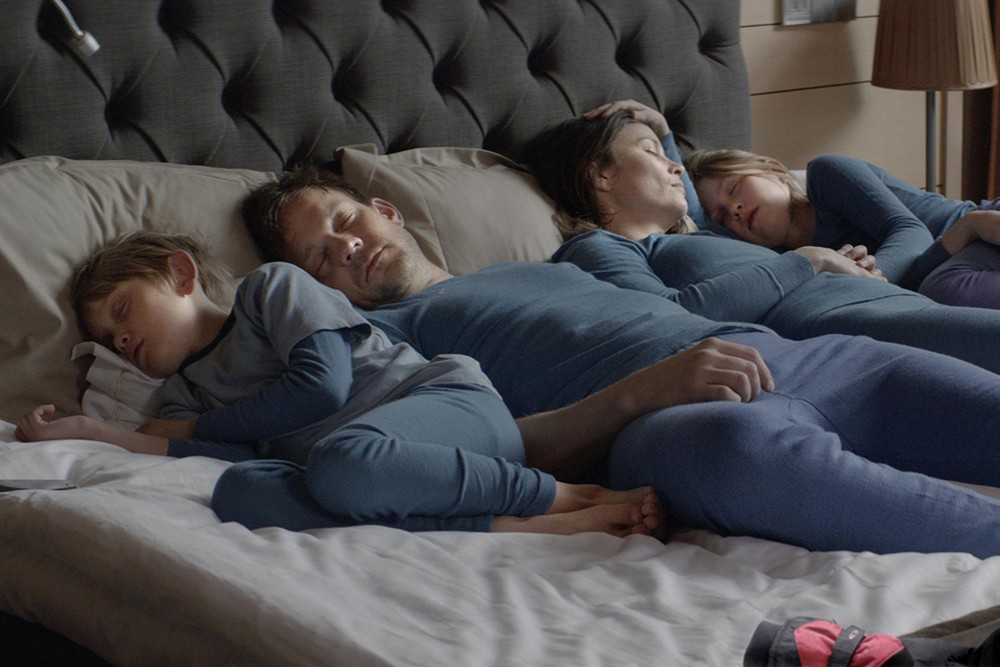 夫妻本是同林鸟大难各自飞的句子,大难临头各自飞影评