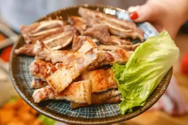 走一波，终于截至这家月销60W的人气烤肉店从市中心开到城南了！