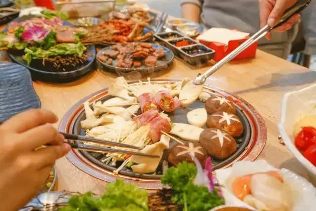 走一波，终于截至这家月销60W的人气烤肉店从市中心开到城南了！