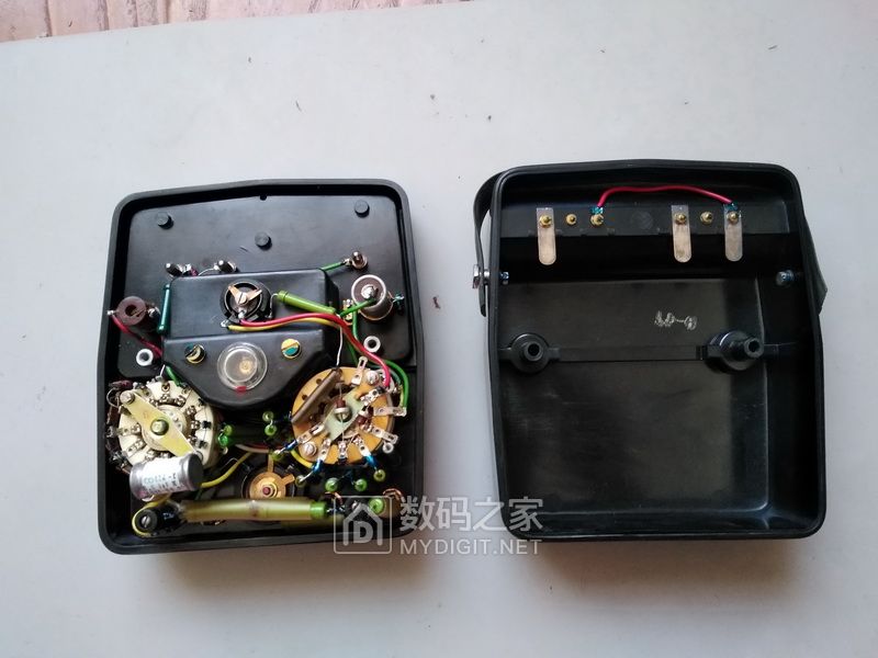 一块1964年2月上海震华电器厂制造500型万用表！