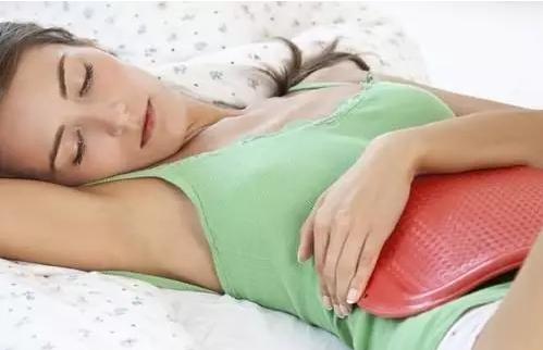 女性右下腹按压疼痛挂什么科,女性右下腹疼痛的原因是什么