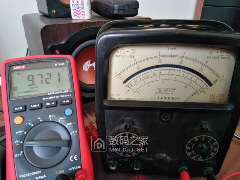 一块1964年2月上海震华电器厂制造500型万用表！