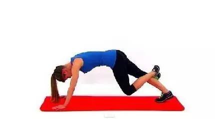 拉伸小腿最有效的动作,最简单的拉伸小腿动作