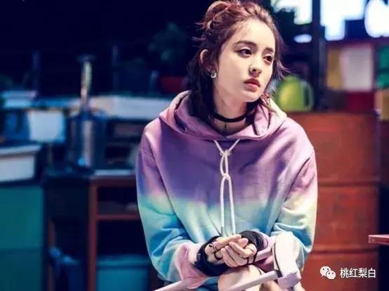 带货女王娜扎江疏影隔空示爱，真姐妹还是“塑料花姐妹情”？