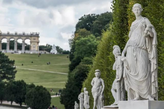 听蓝色多瑙河想到的情景,听了那么多年的青花瓷