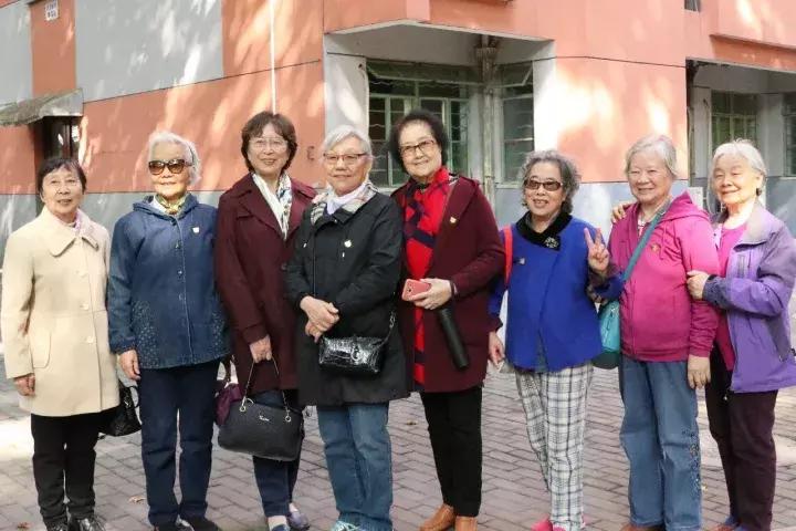 重返母校80后的回忆,重返六十年前的母校