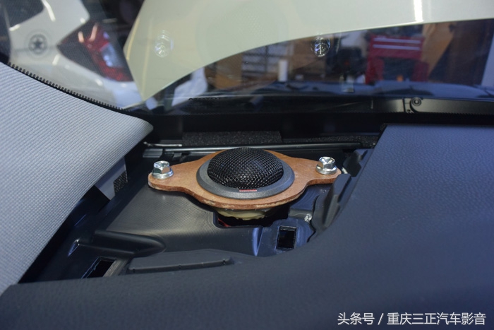 重庆丰田霸道汽车音响改装,成都丰田汉兰达丹拿音响改装升级