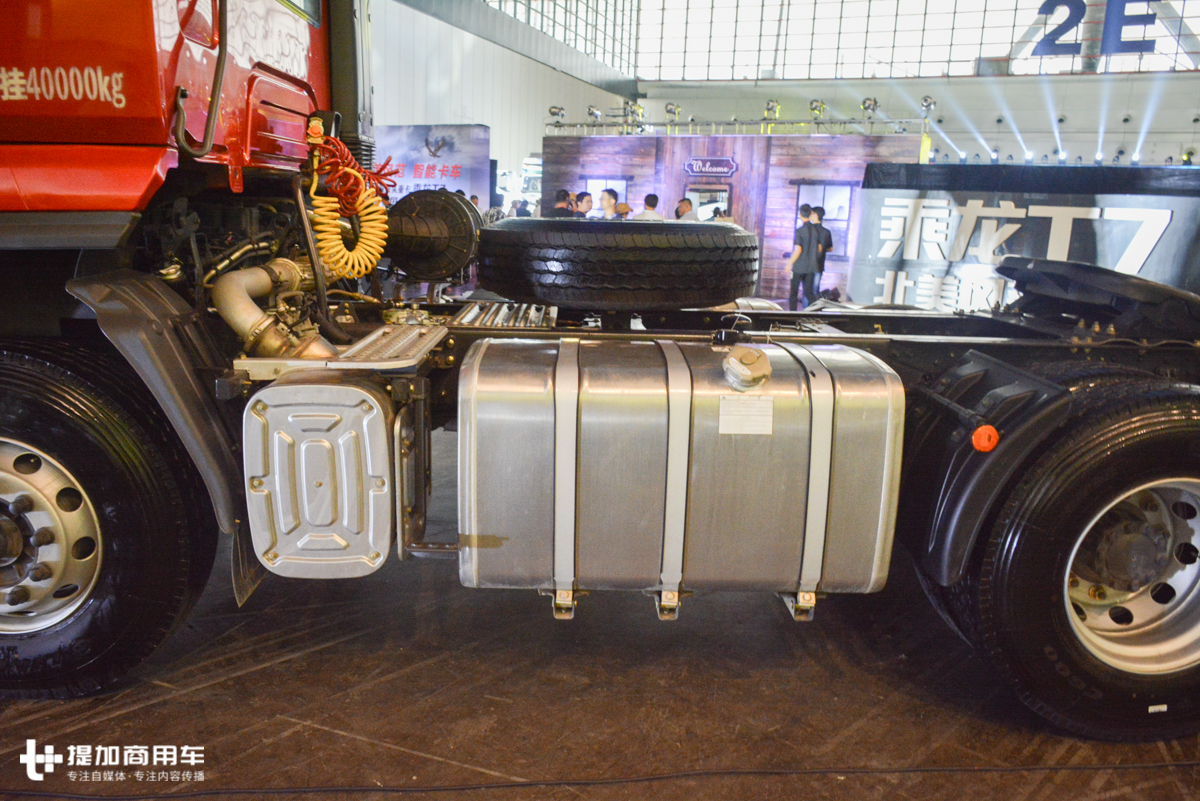 新款乘龙h5v牵引车报价,中长途重卡