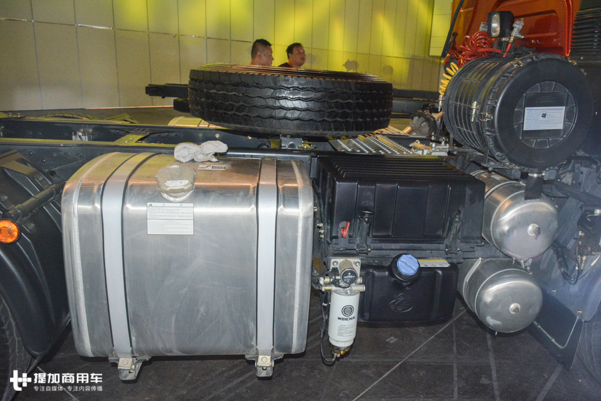 新款乘龙h5v牵引车报价,中长途重卡