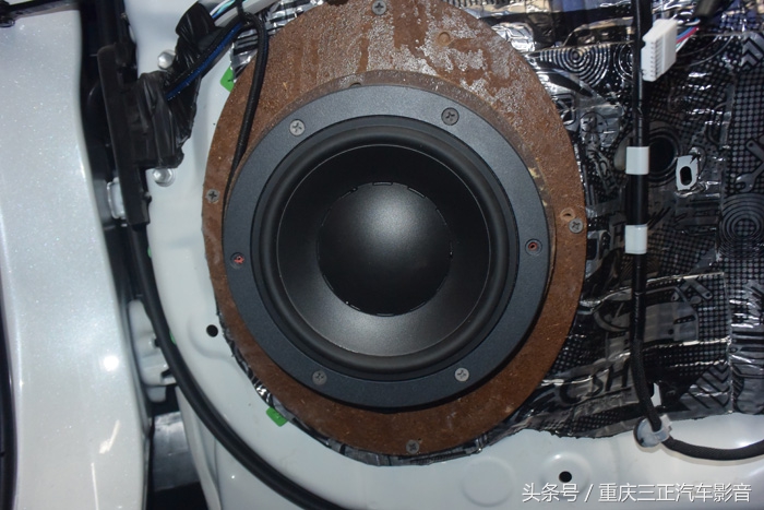 重庆丰田霸道汽车音响改装,成都丰田汉兰达丹拿音响改装升级