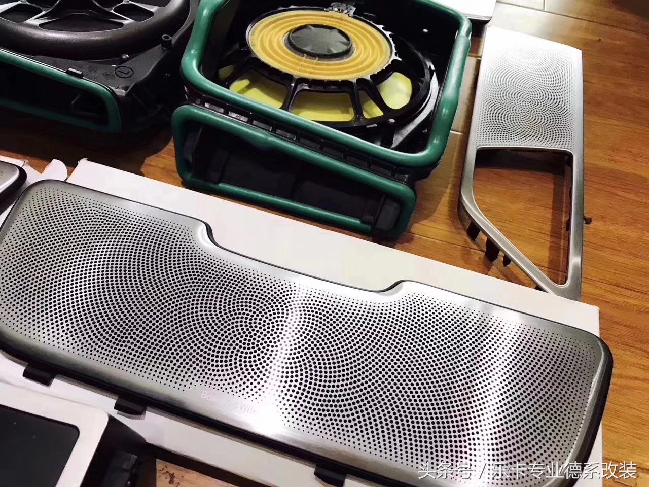 为什么宝华韦健比柏林之声音质好,宝华韦健突然都是噪音怎么回事