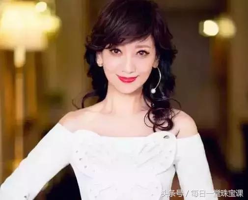 三个女人讨论的话题,三个女人一起讨论的话题